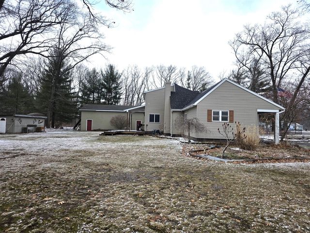 673 S Wolf Lake Road, Muskegon, MI 49442