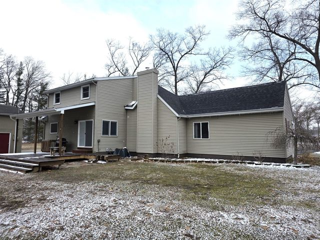 673 S Wolf Lake Road, Muskegon, MI 49442