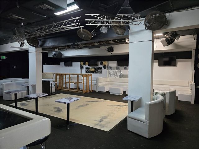 6051 SW 8th St, West Miami, FL 33144