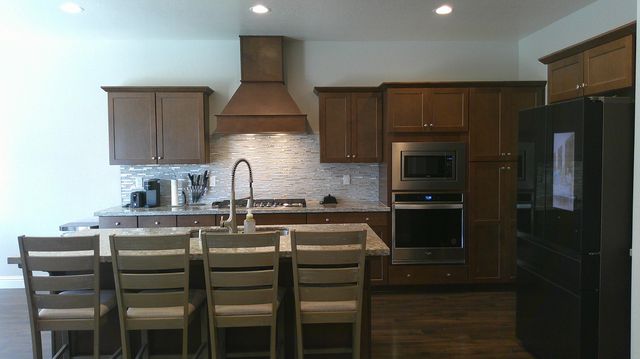 1621 W Sedona Avenue, Visalia, CA 93291