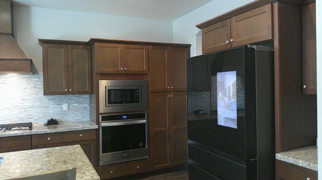 1621 W Sedona Avenue, Visalia, CA 93291