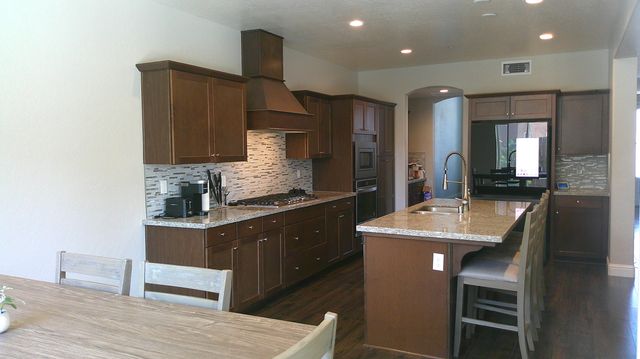 1621 W Sedona Avenue, Visalia, CA 93291