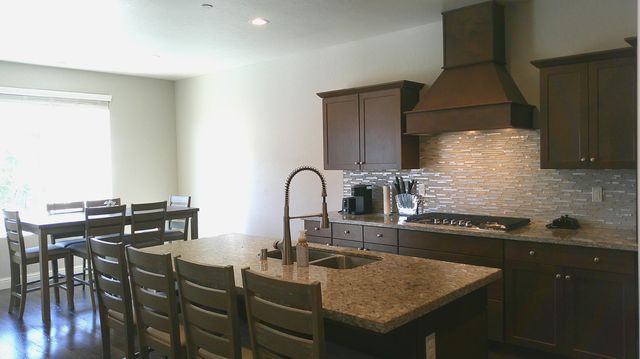 1621 W Sedona Avenue, Visalia, CA 93291