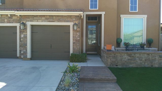 1621 W Sedona Avenue, Visalia, CA 93291