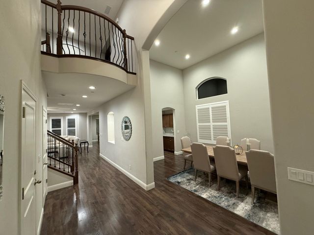 1621 W Sedona Avenue, Visalia, CA 93291