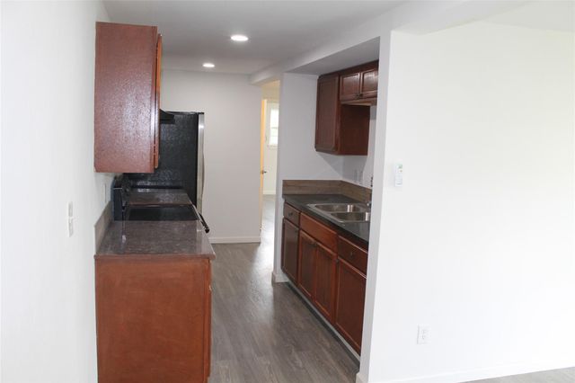 1015 30th Street 2, Galveston, TX 77550