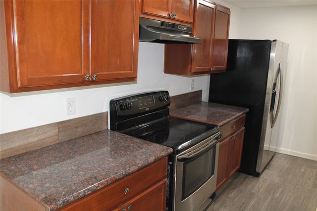 1015 30th Street 2, Galveston, TX 77550