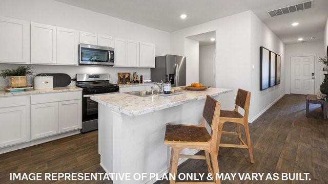 141 MUSTANG LAKE CIR, Buda, TX 78610
