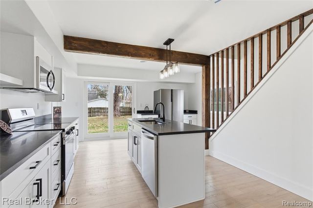 6351 Beth, Brighton, MI 48116