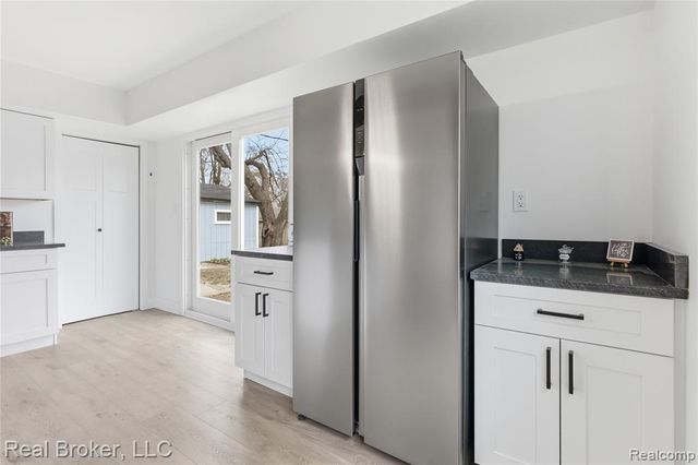 6351 Beth, Brighton, MI 48116