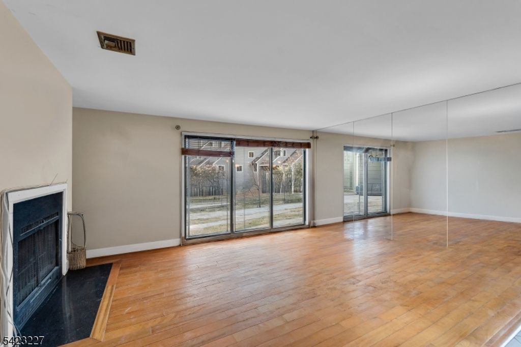 8 Cove Ln, North Bergen Twp., NJ 07047 — photo 3