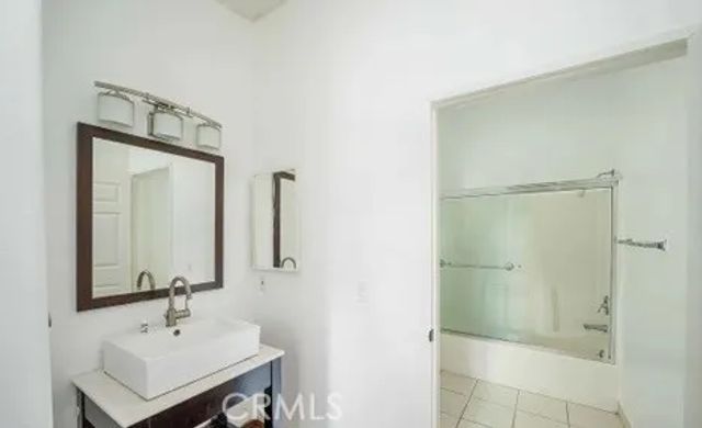 15455 Sherman Way 18, Van Nuys, CA 91406