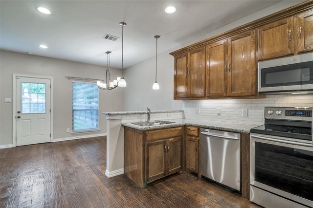 6715 Ports O Call Drive, Rowlett, TX 75088
