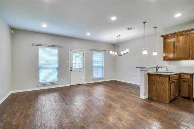 6715 Ports O Call Drive, Rowlett, TX 75088
