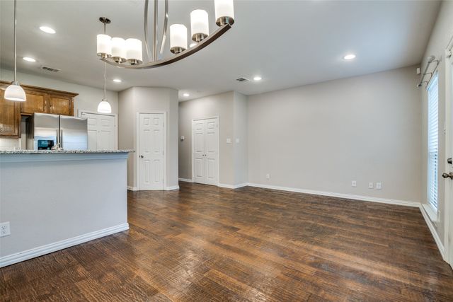6715 Ports O Call Drive, Rowlett, TX 75088