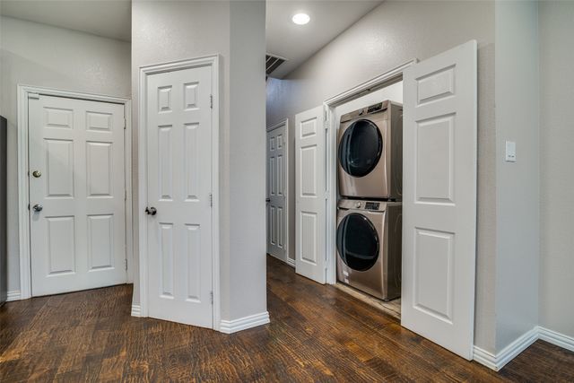 6715 Ports O Call Drive, Rowlett, TX 75088