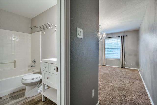 6715 Ports O Call Drive, Rowlett, TX 75088