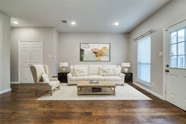 6715 Ports O Call Drive, Rowlett, TX 75088