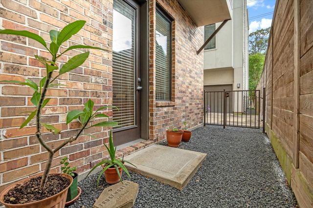 4618 La Branch Street, Houston, TX 77004