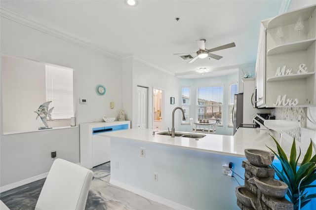 1061 PINELLAS BAYWAY S, St Petersburg, FL 33715