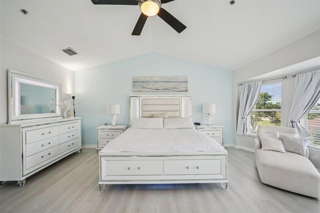 1061 PINELLAS BAYWAY S, St Petersburg, FL 33715