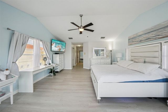 1061 PINELLAS BAYWAY S, St Petersburg, FL 33715