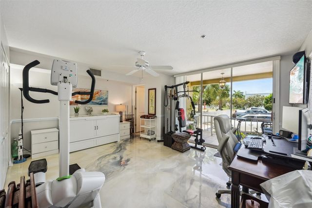 1061 PINELLAS BAYWAY S, St Petersburg, FL 33715