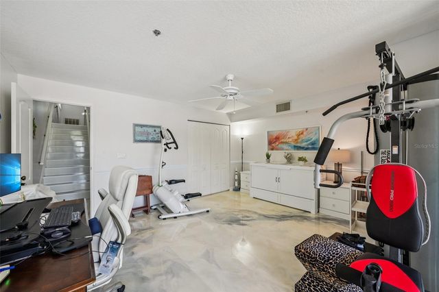 1061 PINELLAS BAYWAY S, St Petersburg, FL 33715