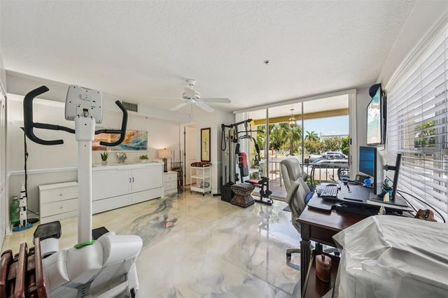 1061 PINELLAS BAYWAY S, St Petersburg, FL 33715