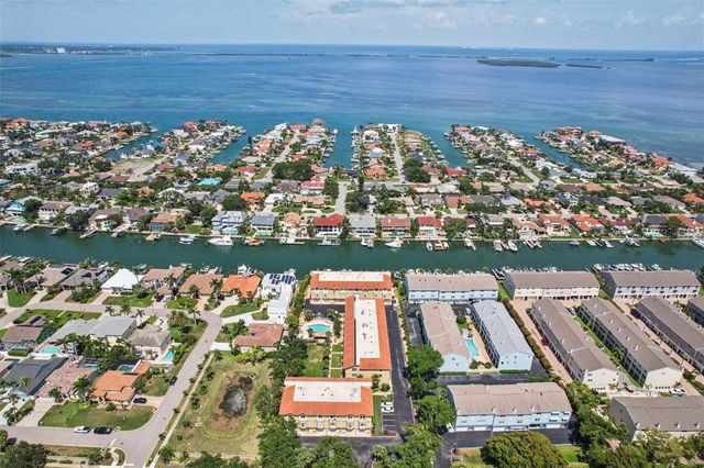 1061 PINELLAS BAYWAY S, St Petersburg, FL 33715