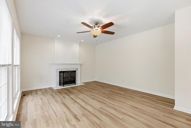 702 WILLINGTON SQUARE WAY, Newark, DE 19711