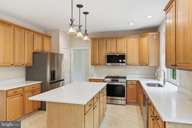 702 WILLINGTON SQUARE WAY, Newark, DE 19711