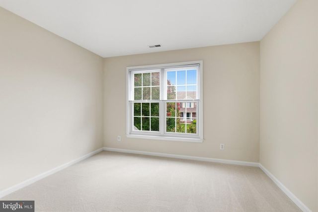702 WILLINGTON SQUARE WAY, Newark, DE 19711