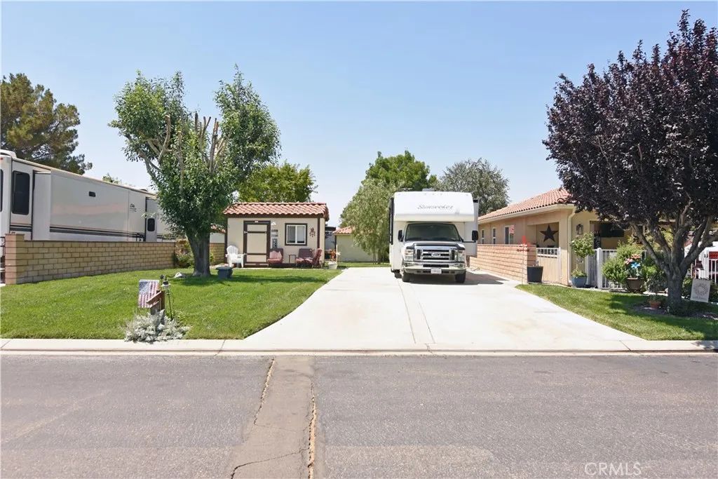 11614 Ridgemark, Apple Valley, CA 92308