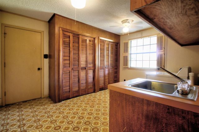 132 Offer LN, Llano, TX 78643