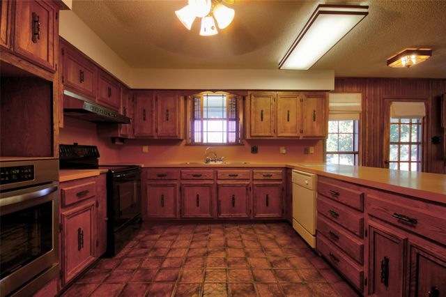 132 Offer LN, Llano, TX 78643