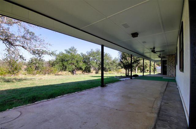 132 Offer LN, Llano, TX 78643