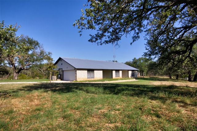132 Offer LN, Llano, TX 78643