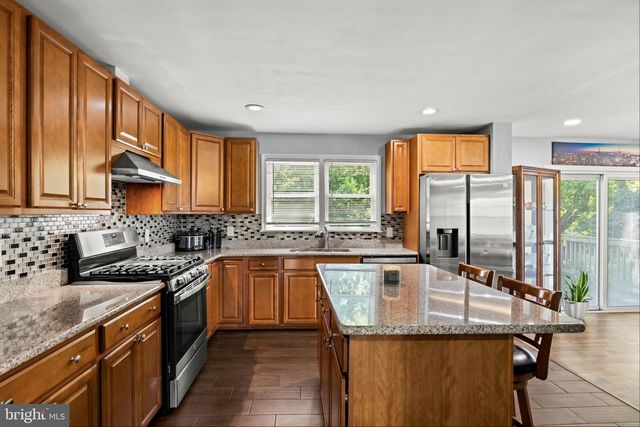 20 MEADOW RD, Pennsville, NJ 08070