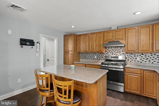 20 MEADOW RD, Pennsville, NJ 08070