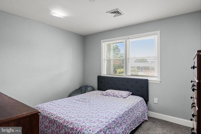 20 MEADOW RD, Pennsville, NJ 08070
