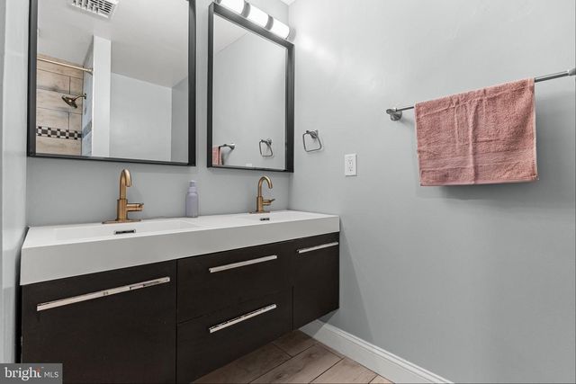20 MEADOW RD, Pennsville, NJ 08070