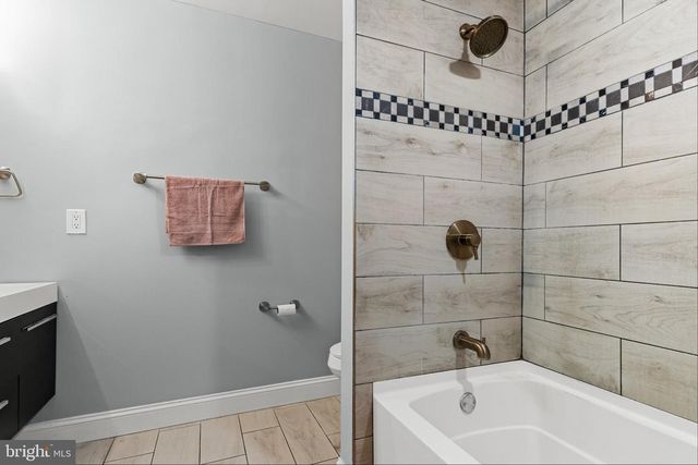 20 MEADOW RD, Pennsville, NJ 08070