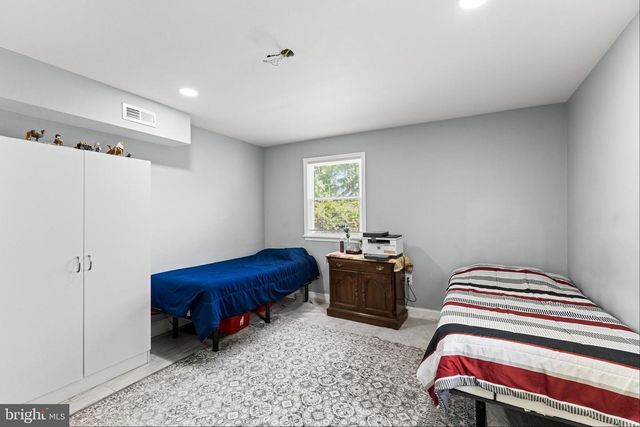 20 MEADOW RD, Pennsville, NJ 08070
