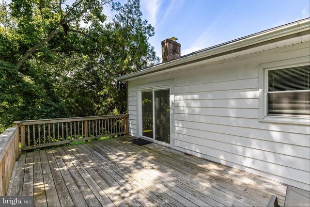 20 MEADOW RD, Pennsville, NJ 08070
