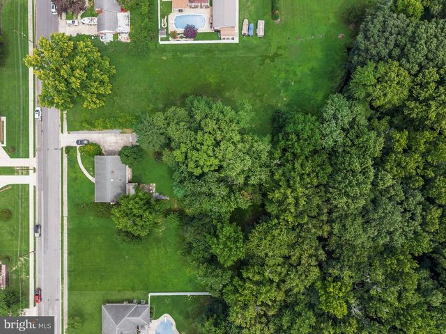 20 MEADOW RD, Pennsville, NJ 08070