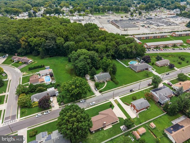 20 MEADOW RD, Pennsville, NJ 08070