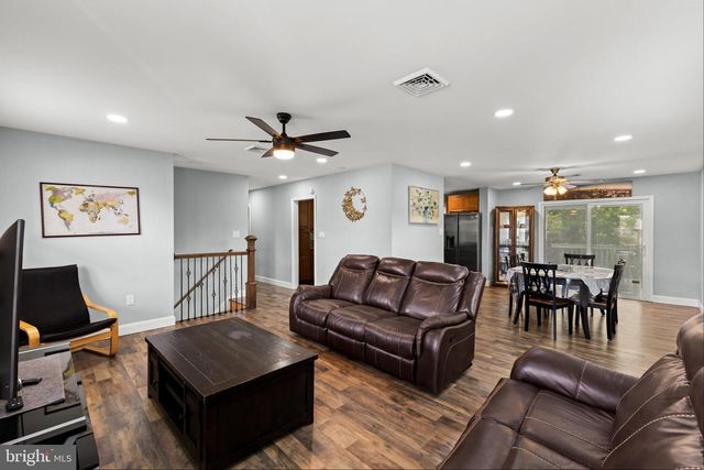 20 MEADOW RD, Pennsville, NJ 08070