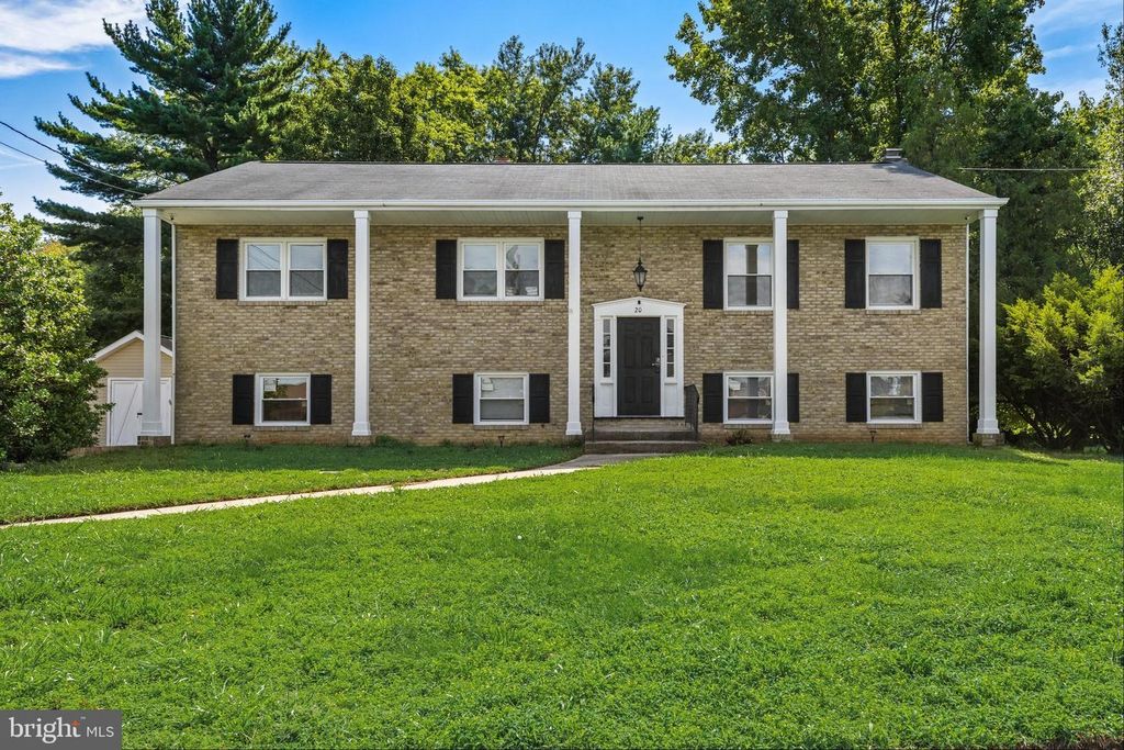 20 MEADOW RD, Pennsville, NJ 08070
