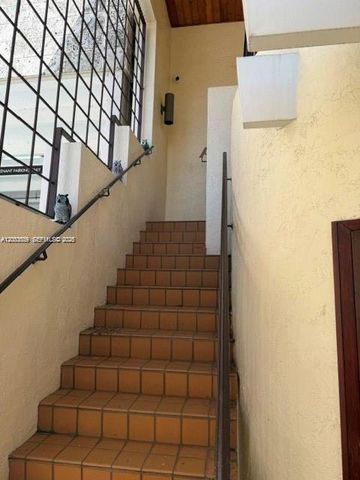 4627 Ponce De Leon Boulevard, Coral Gables, FL 33146